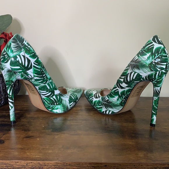 Shoe Republic Tropical Palm Leaf Printed Glossy Patent Leather Heels 👠 size 8 - Picture 4 of 6